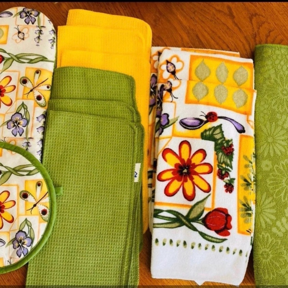 NEW Smart Home 12 Piece Kitchen Set

Floral Kitchen Towel and Pot Holder Set